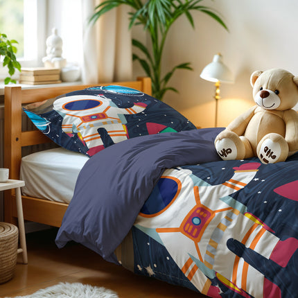 Little Monster Kinderdekbedovertrek Spaceman Blauw 140 x 200/220 - van Little Monster - Nu verkrijgbaar bij Mijn Voordeelshop!