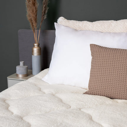 Sleeptime Lazy Teddy Dekbed Zonder Overtrek Creme - van Sleeptime - Nu verkrijgbaar bij Mijn Voordeelshop!